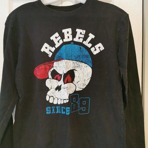 Black long sleeve T-shirt